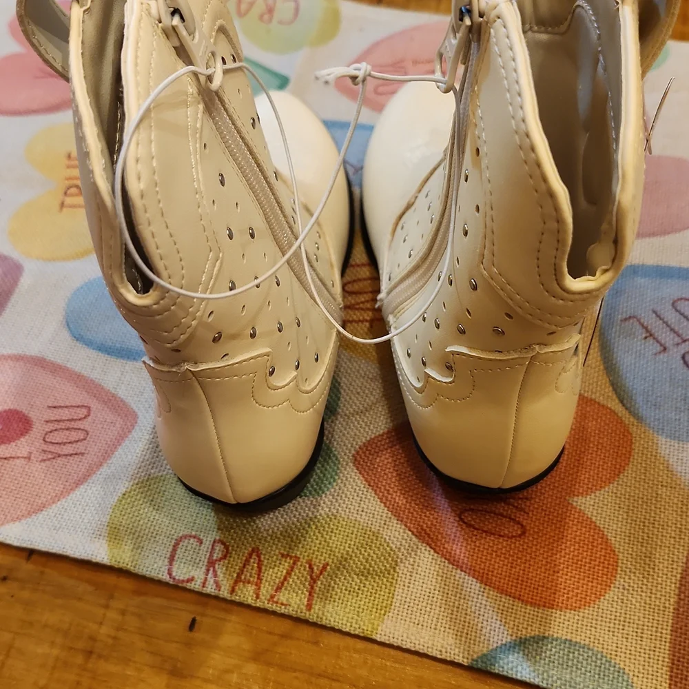 Art Class Girl's White Studded Cowboy Boots Size 13